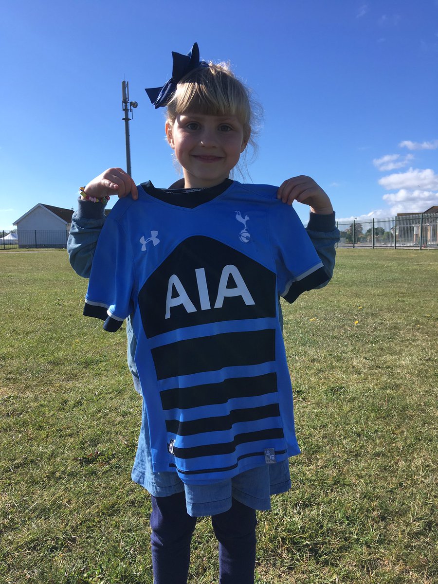 TheKitmanUK's tweet photo. The Kitman exists because of this girl!
Look how happy she is with her new (Old) @SpursOfficial shirt! #COYS πβ½οΈπ
Thanks again for all your orders, comments, likes etc it means more than you know! #KitmanUnion #DadandDaughter #TeamDad
https://t.co/DI88grjm5x https://t.co/Cat5nqtESK