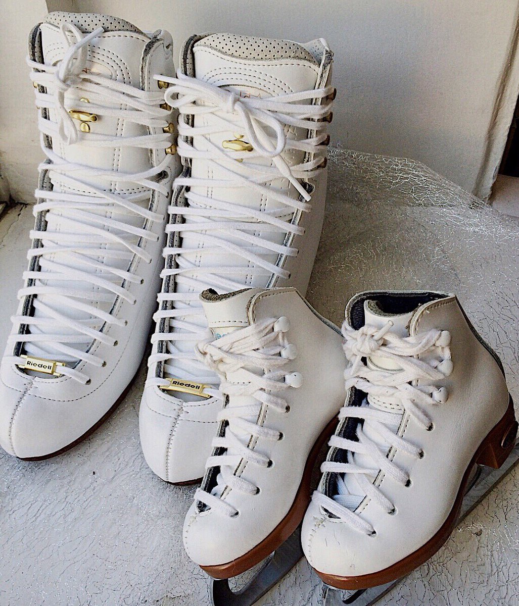 Like mother like daughter. How about taking your mom skating today?⛸ 
❤️❤️Happy #MothersDay !!❤️❤️