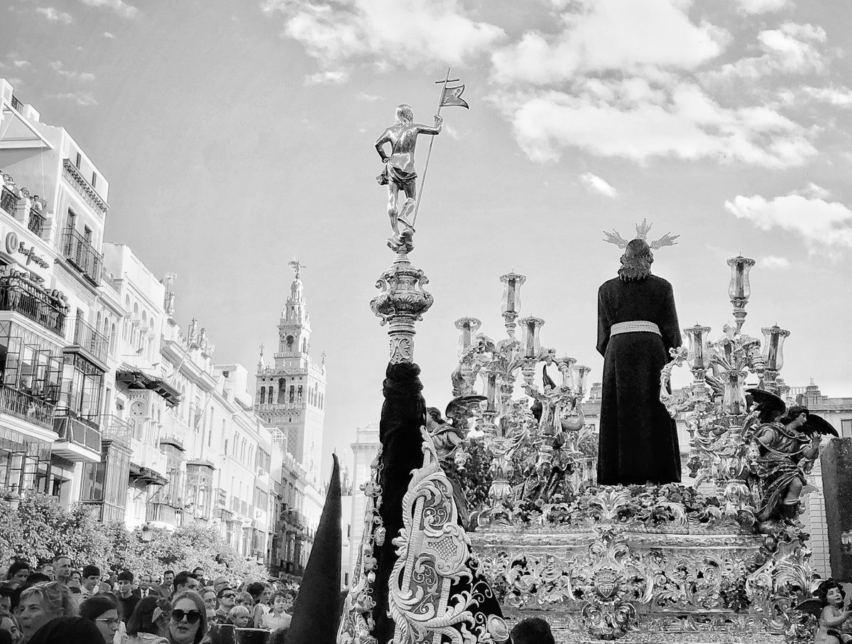 📃🖋 Renovamos nuestro compromiso con Jesús Cautivo de @hdadstagenoveva (Sevilla) para los próximos dos años. 
 #PasióndeLinares #HdadSantaGenoveva