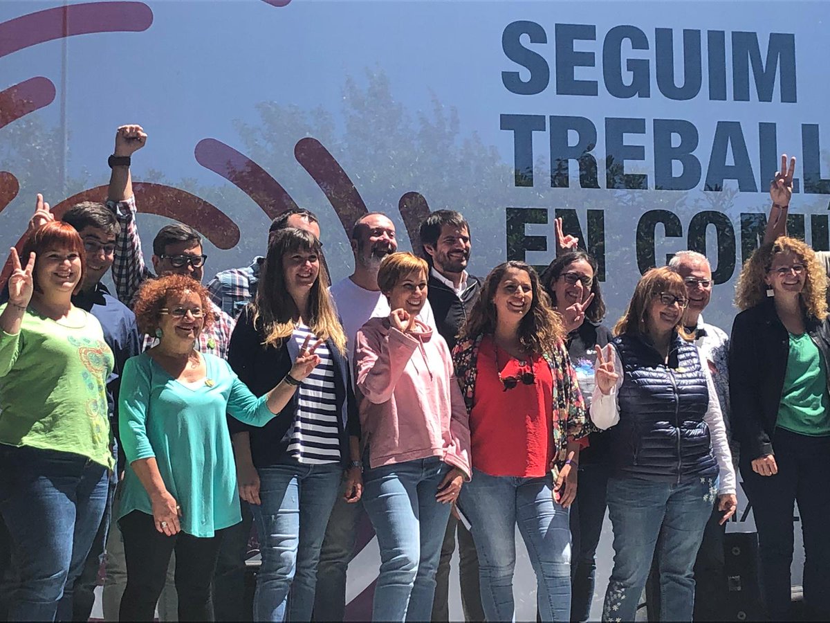 albaMVelez's tweet photo. La creació de lligams i sinergies també forma part del nostre ADN. Per això, un bon resultat dels #comuns al #BaixLlobregat és garantia d'una comarca més cohesionada i igualitària. Gràcies @elPratenComu per aquesta paella de fraternitat. Orgull de companyes i companys!✊ https://t.co/sJt6ZiHgwh