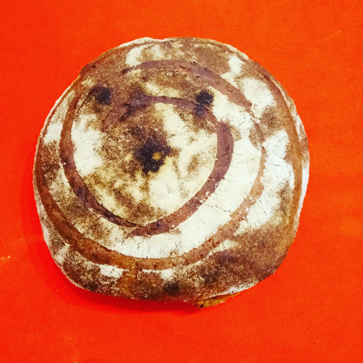 voyacvoyac's tweet photo. Nedeljni beskvasni hleb za uspešan život. 
#wovenchef #radionicahleba #hleb https://t.co/4BABl2oCwn