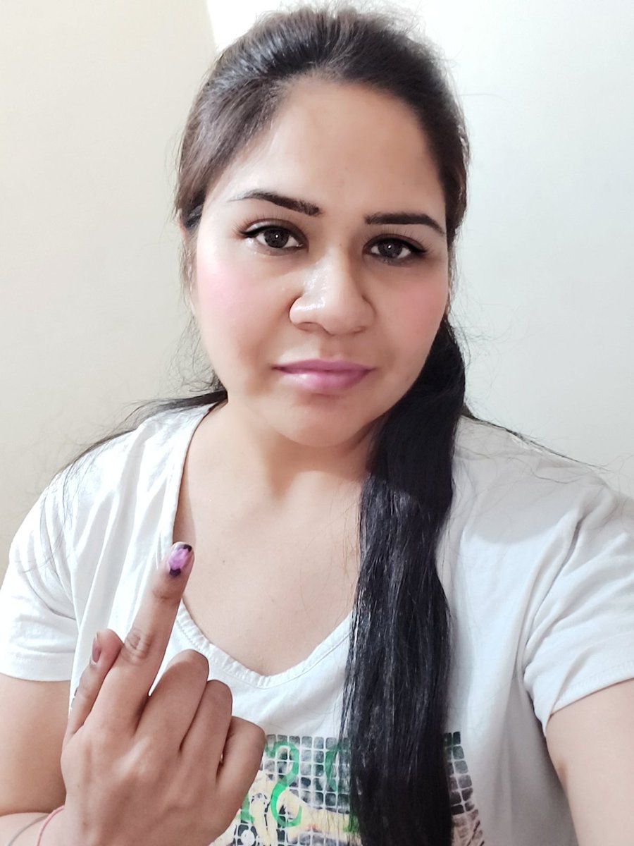 DimpyBabita_t's tweet photo. Exercised my power #MyVoteMyRights #AbHogaNYAY #votedforcongress #votefordevelopment #2019Elections #VoteNyayVoteCongress https://t.co/8Rad6IuHvn