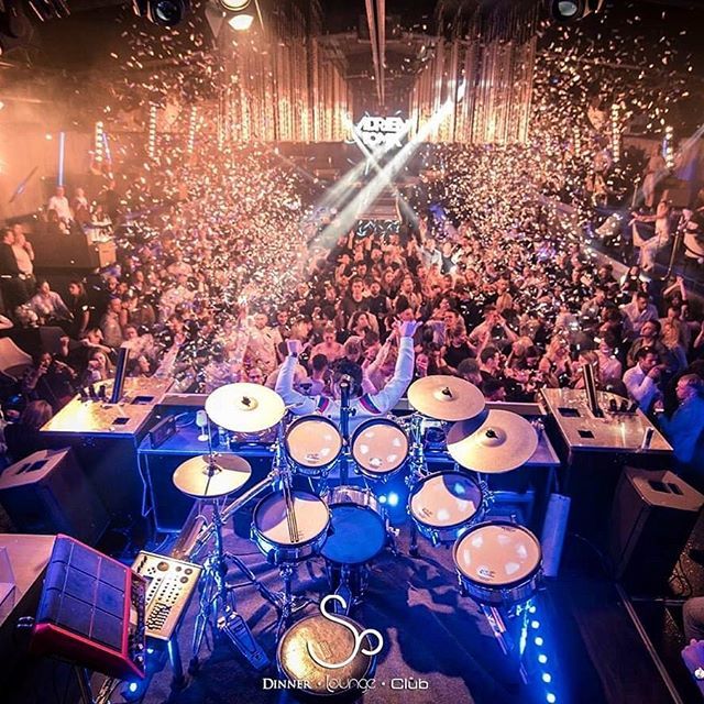 SoRouenOfficiel's tweet photo. Merci @adrientoma pour cette performance samedi soir ! DJ set + live batterie 🥁
.
.
.
#rouen #so #soclub #sorouen #adrientoma #partyfun #partyfunclub #funradio #clubbing #music #mix #dj #party #club #night https://t.co/MnBjg4v85n https://t.co/GiyXVuqfVY