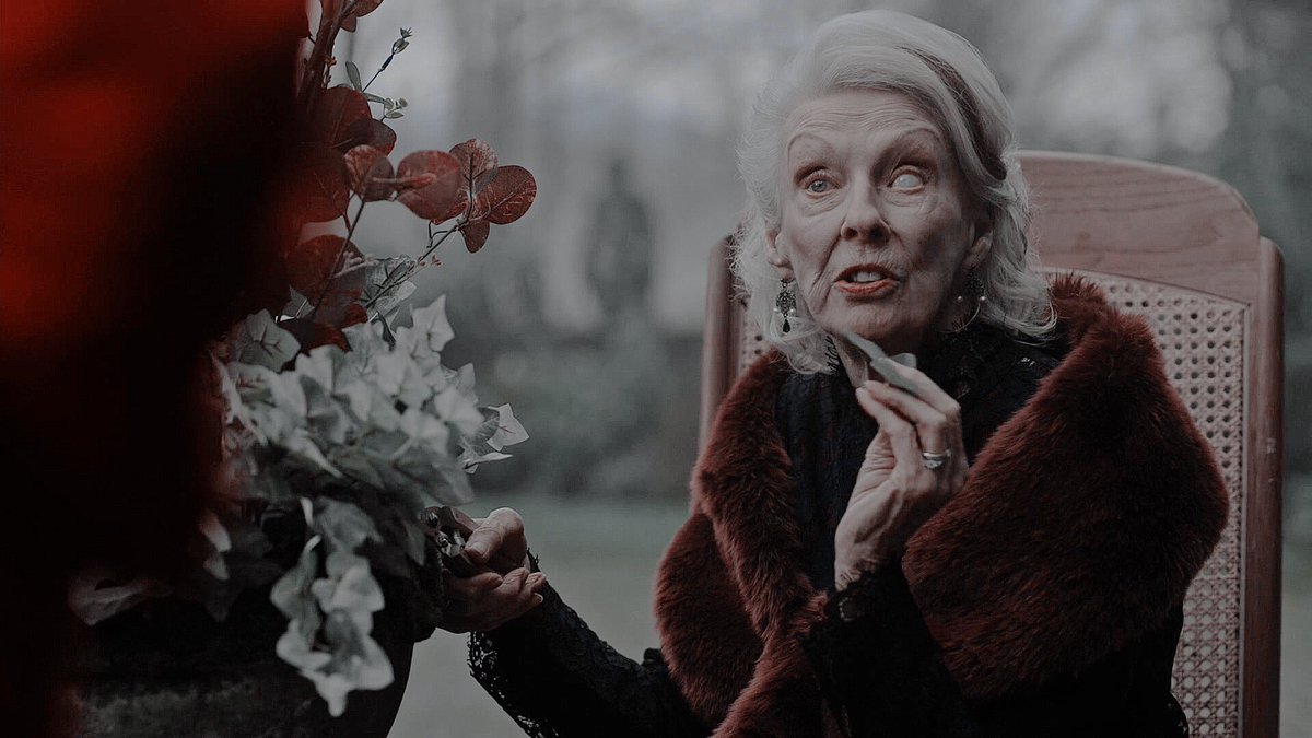 ⠀    ————      ❝ 𝐂𝐑𝐎𝐂𝐎𝐃𝐈𝐋𝐄 𝐓𝐄𝐀𝐑𝐒. ❞

    𝑁𝐴𝑁𝐴 𝑅𝑂𝑆𝐸 ; the wilting, the hateful, the mourning  ╱ a grieving mother and grieving grandmother. protector of all things cheryl blossom.
                 ╳
⠀             ⠀           𝖧𝗂𝗇𝗍 𝗈𝖿 #𝑃𝑒𝑟𝑖𝑙.