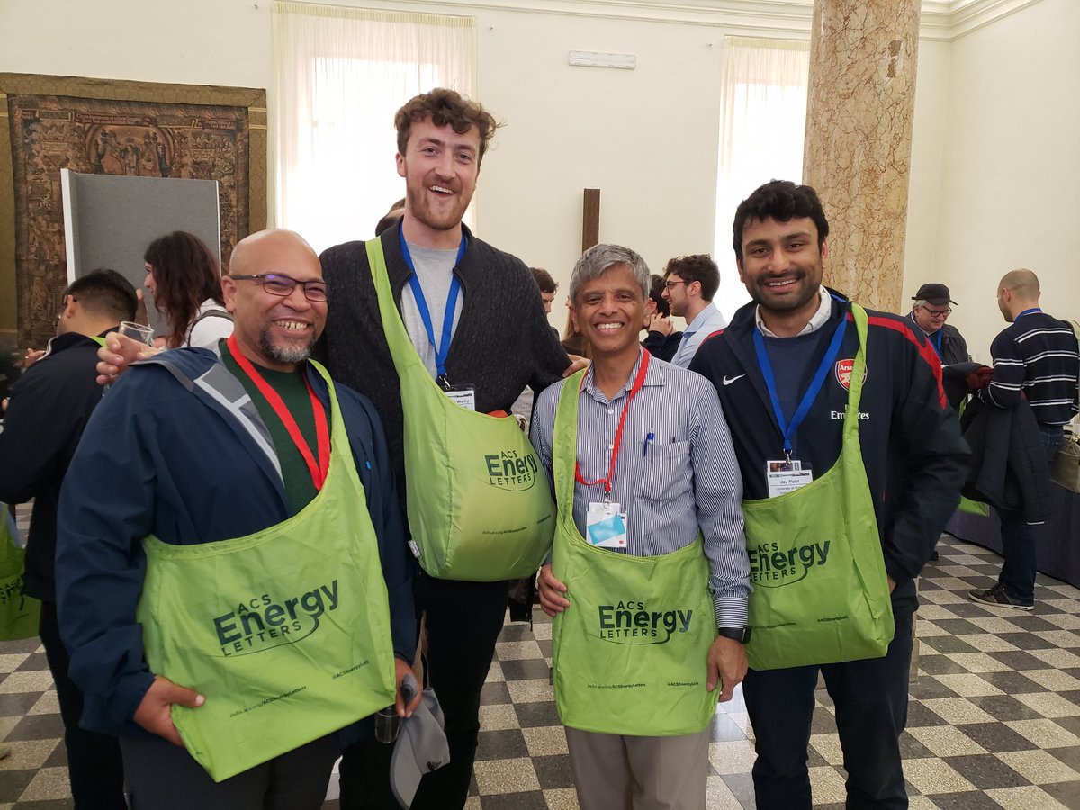 KitaK001's tweet image. @ACSEnergyLett is starring at #HOPV19! @KamatlabND @JonathanWarby @joe_jberry