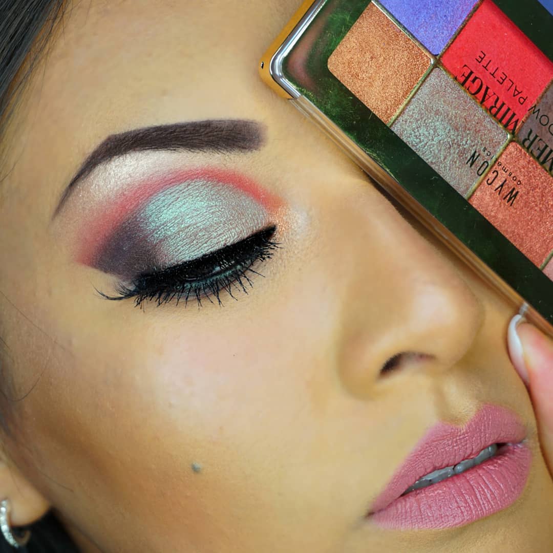 It's always time of a colorful make up 🌠
Thanks to @shayda_valderrama you can create this look using the Mirage Palette "Beach Sunset" 🌄
Products used:
▪️Summer mirage palette 03 Beach sunset 
▪Sunproof lipstick rossetto spf...
#wycon #wyconcosmetics #mirage #makeuptutorial