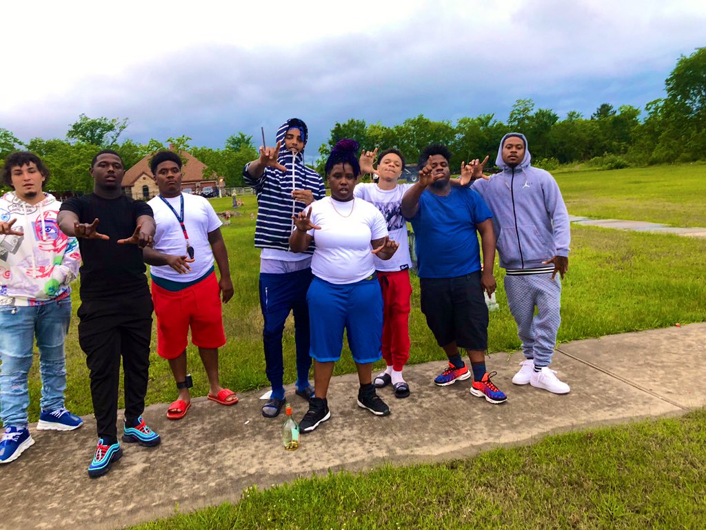 Ary_BIGP's tweet photo. Savage Lo d nigah We squeezen bout 😤😤⛽️⛽️💨💨🛴🛴 Cip Lo 5/11 💙 https://t.co/dvYWexfOo3
