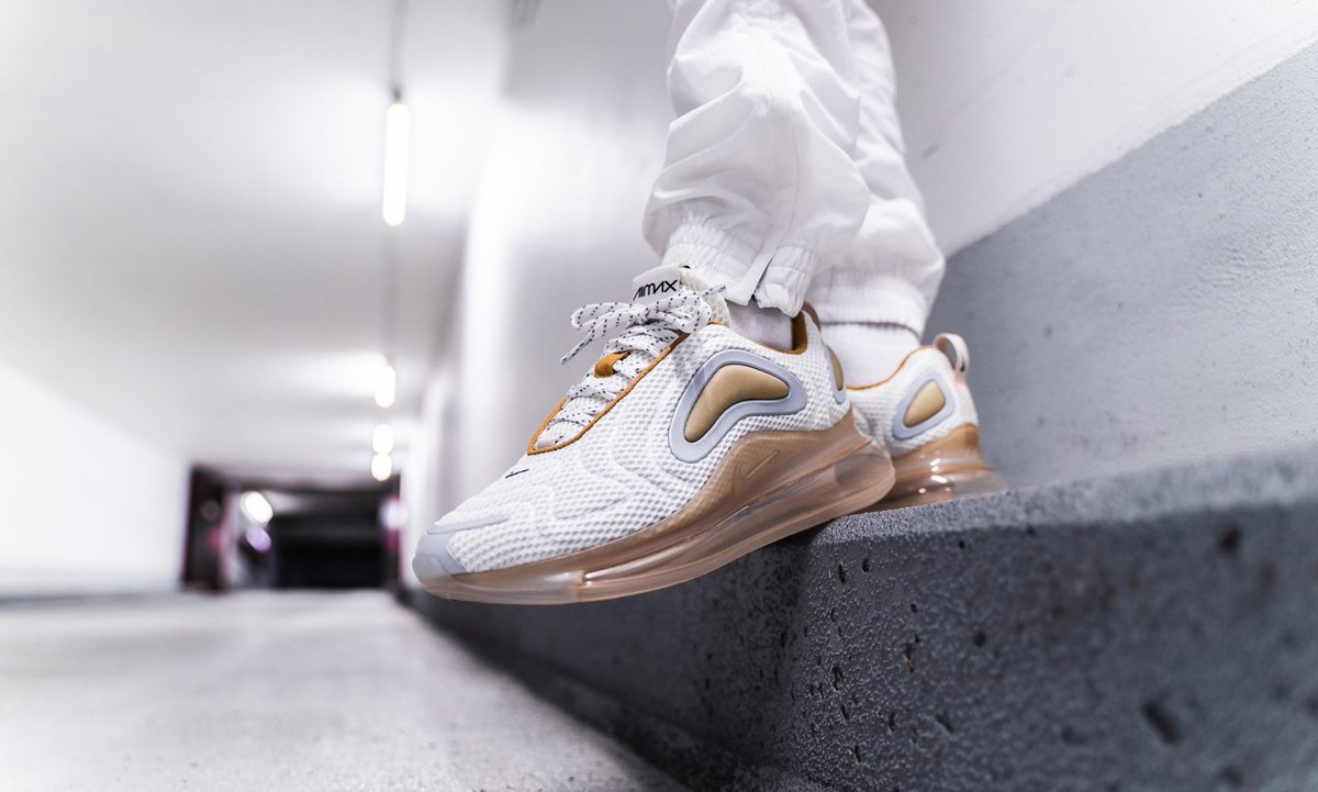 nike air max 720 vanilla