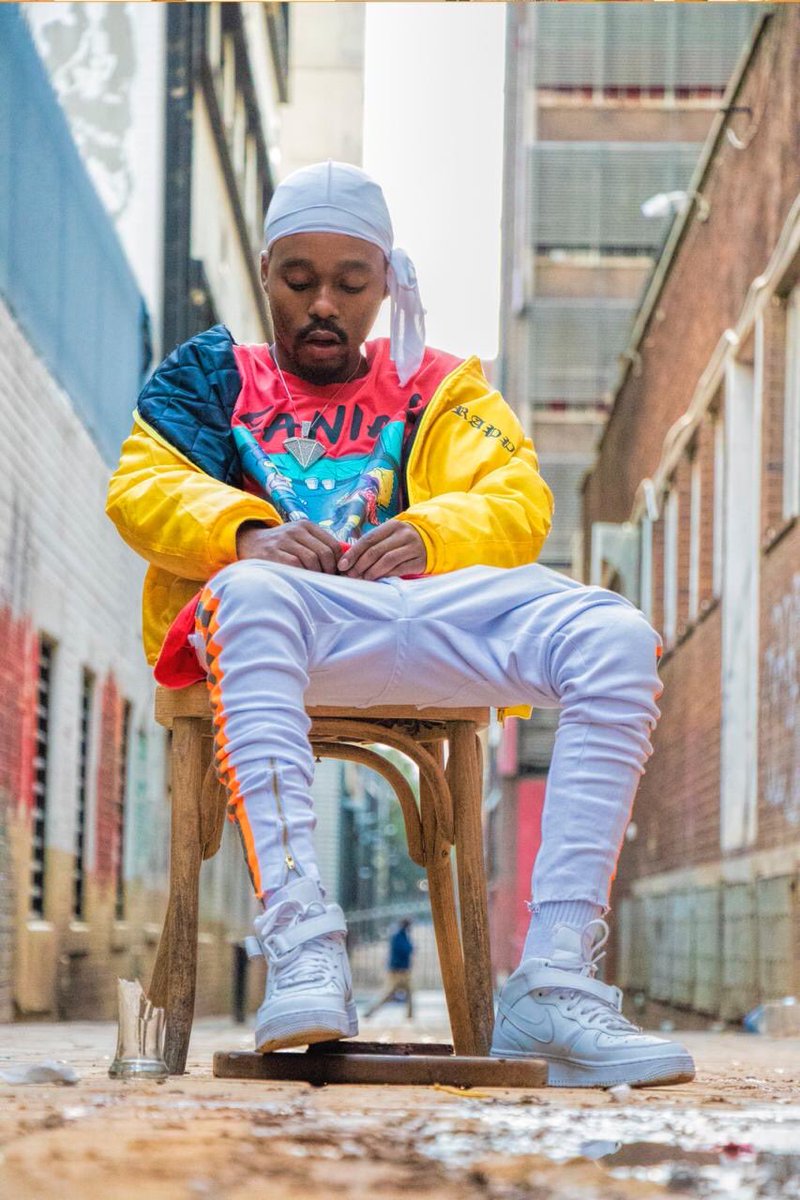 ecco_thebeast's tweet image. Cash in the trash