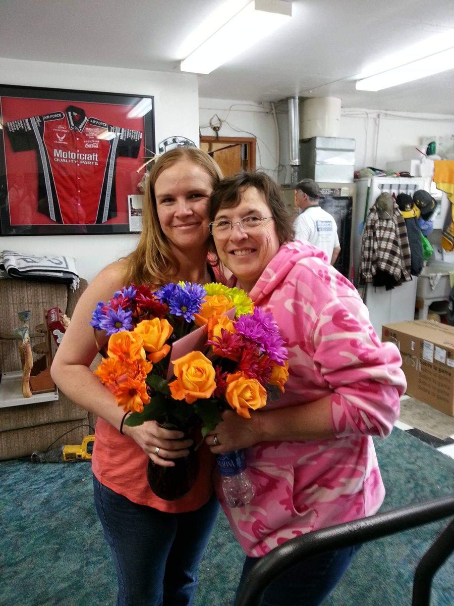 Kandy Flores tweet media