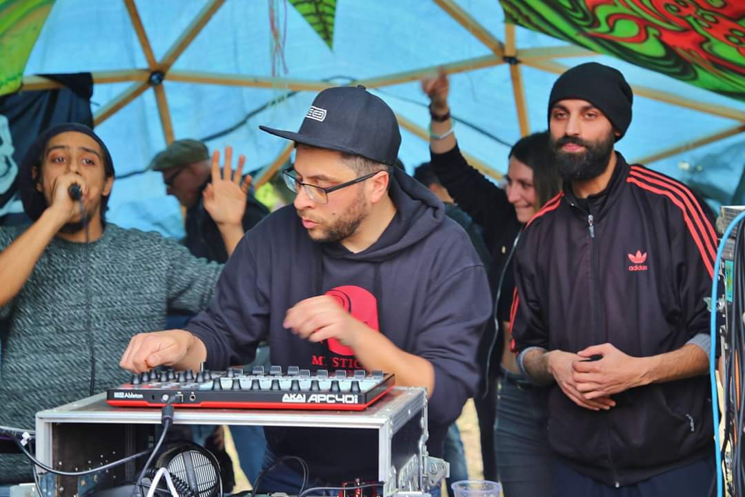 MysticalPowa's tweet photo. Pasquetta reggae#16 - Mystical Powa ft @tommy_evok first time inna live set on Digitron sound system 🔥🔥🔊🎛️
#pasquettareggae16 #mysticalpowa #liveset #apc40mkII #dubevent #mysticalrecords #echoverb #soundsystem #soundsystemculture #bassline #temporosso #anticacales https://t.co/Oi5hC5yCf0