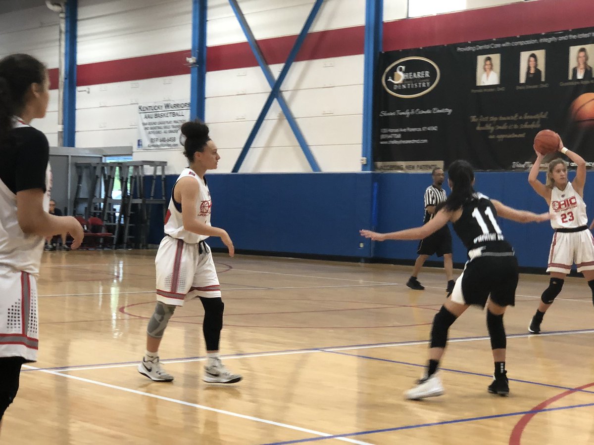 ohio50's tweet photo. #MIDWESTEXPLOSION 2020 Championship game. KY Bluegrass Ballers vs OHLH Elite 20/21 https://t.co/VuSWGO8109