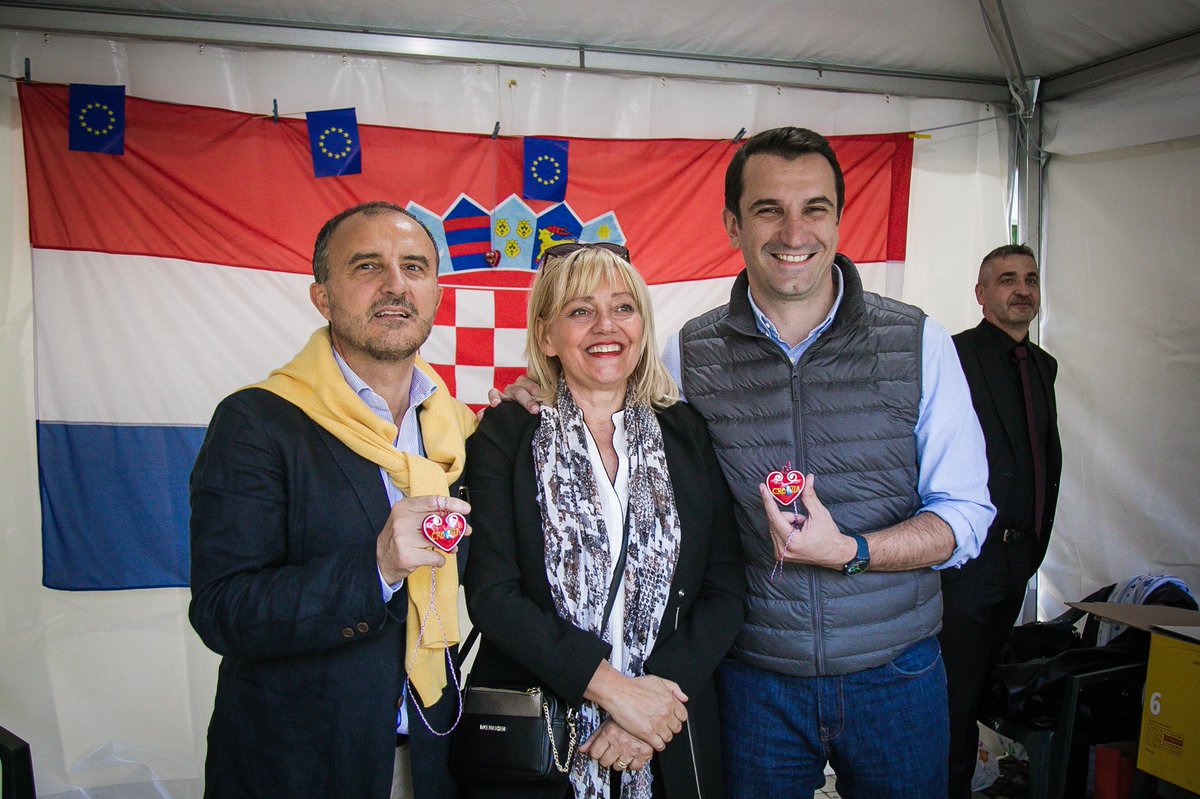 erionveliaj's tweet photo. Thanks @LSorecaEU and the whole @EUinAlbania team for putting on such an amazing Europe Week full of events and positive energy across Tirana! 🇦🇱❤️🇪🇺

We are stronger together! 💪💪🏼💪🏾 https://t.co/klpmBAEses