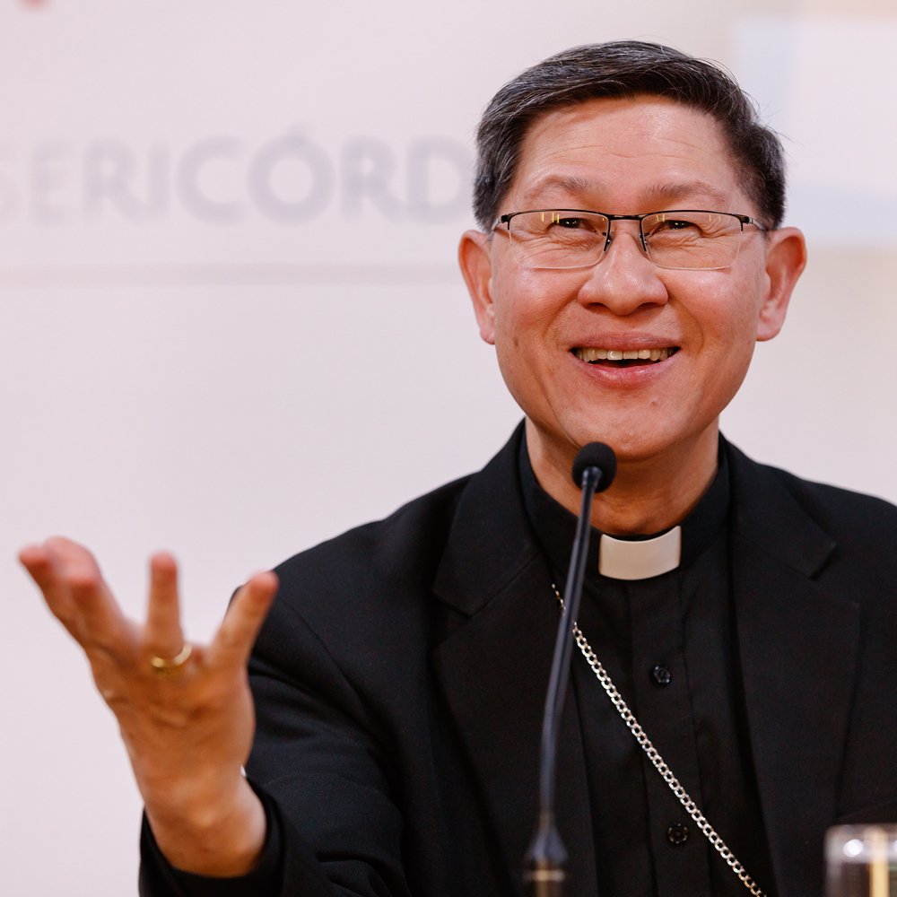 “Fátima, como um dos centros de peregrinação internacional, que também é visitado por não cristãos, é um lugar de paz universal e pode ser um dos centros de diálogo inter-religioso e inter-cultural", disse o cardeal D. Antonio Tagle, na conferência de imprensa de hoje.