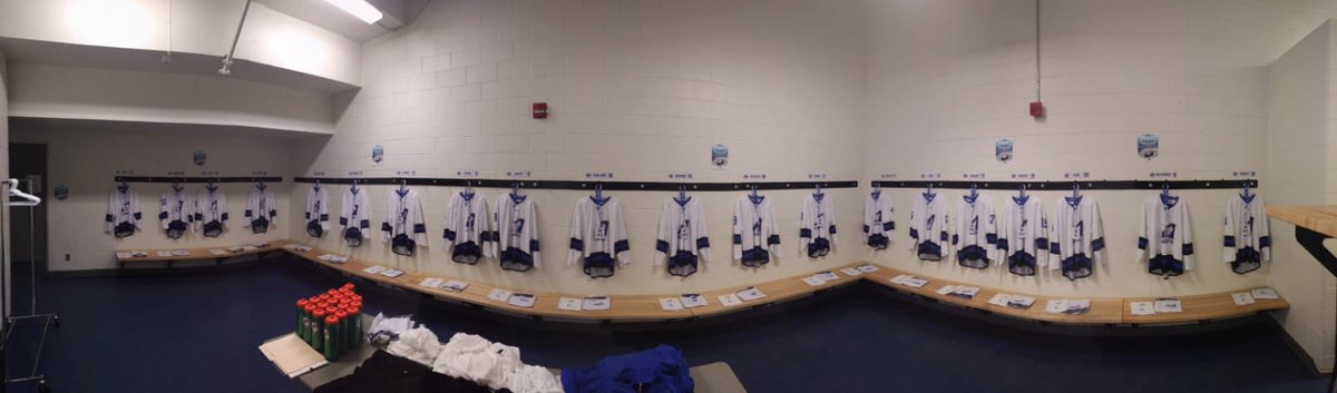kranny11's tweet photo. Calgary White went 2-2 in the cup and couldn’t be more proud of my group of kids! #Albertabuilt #workingtogetherissuccess @TeamABHockey @HockeyAlberta https://t.co/4HW8vPT4yf