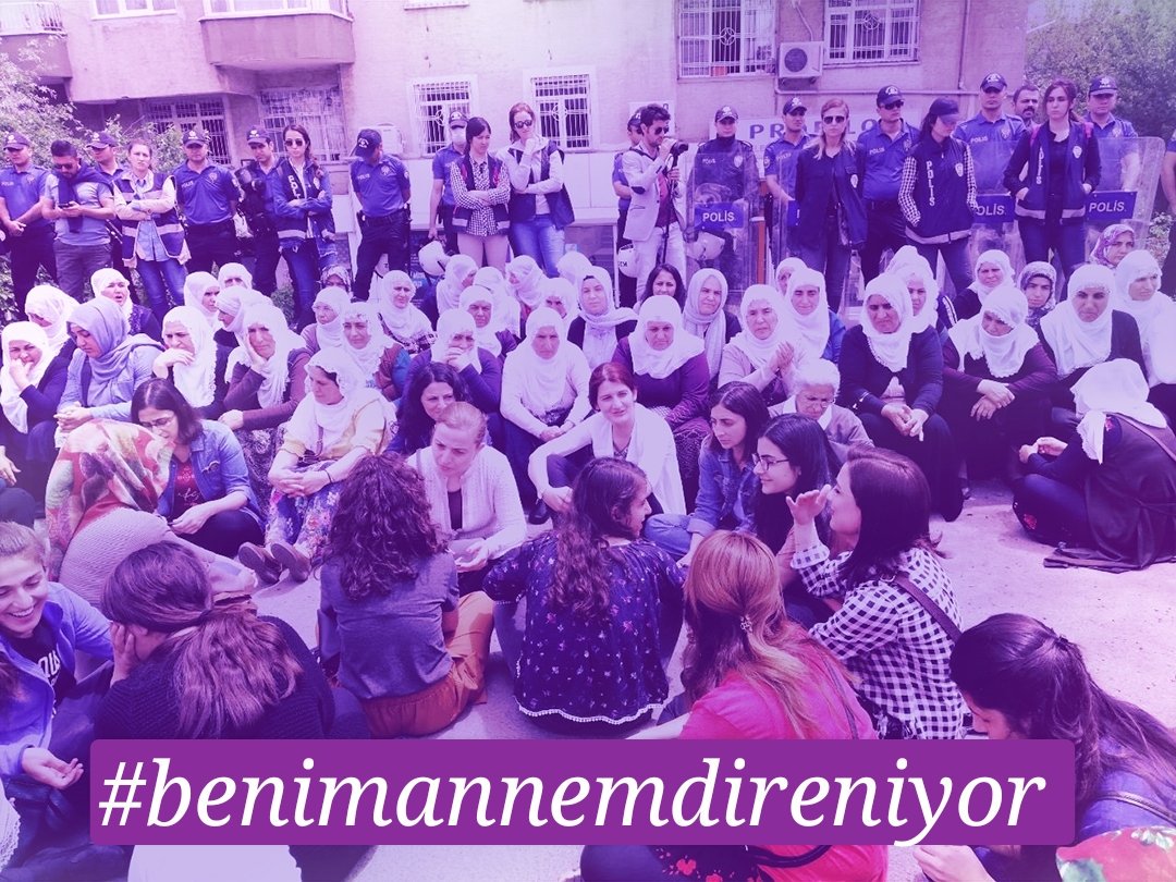 Sayın Abdullah Öcalan üzerindeki tecridi kırmak için ölüm orucu ve açlık grevi direnişçileri için #BenimAnnemDireniyor ✌️