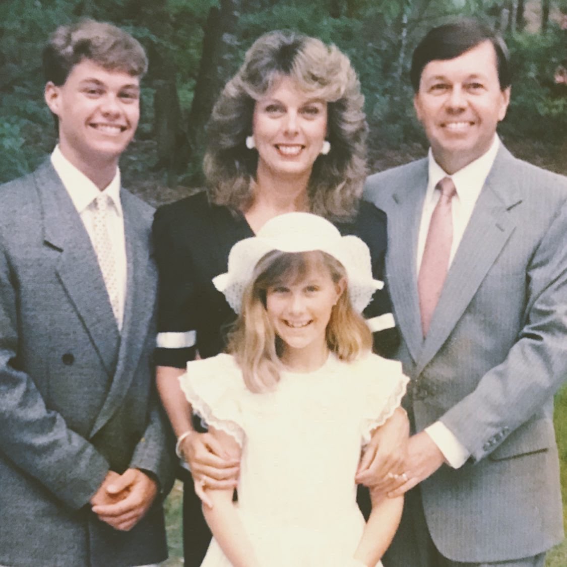 Ryan Seacrest on X: "Happy #MothersDay to all the awesome moms out there,  especially to my mom and sister Mere! Thank you for all the love and  support. My niece #FloraMarie is