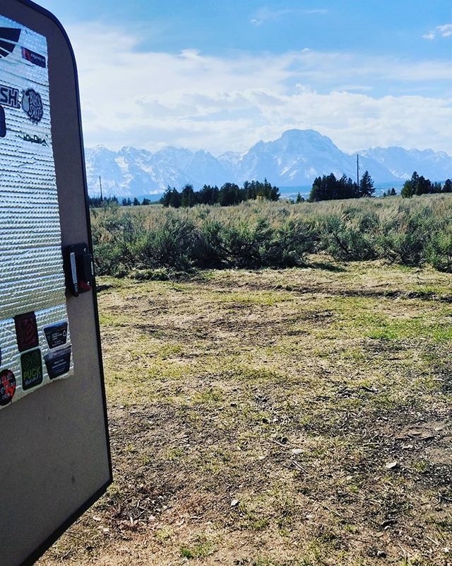mickknutson's tweet photo. A room with a view... . . . . .
@BASELogic @BLiNCMagazine @MickKnutson #MfK
#trailerlife #VanLife #OffGridLiving #RoadTrip #utah #parkcityย #moab
#safeishlife #safeish
#intechRV https://t.co/fRv2ZB5ur6 https://t.co/bm5SSQtukr