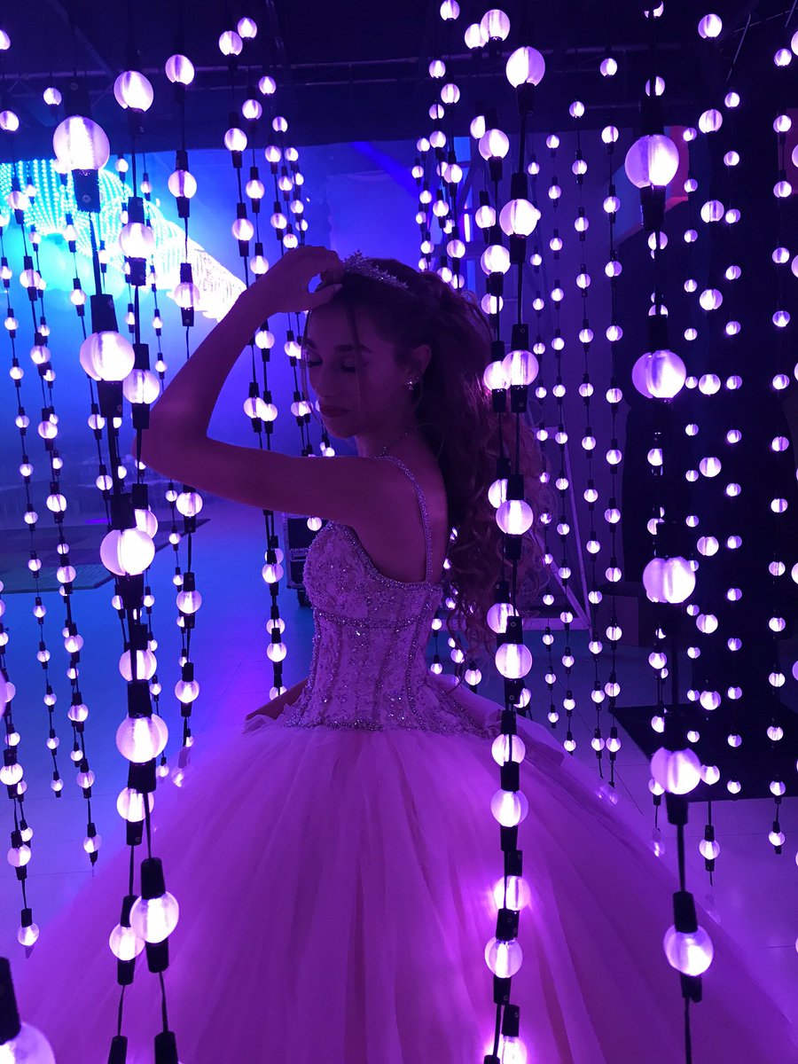 tizimarzano's tweet photo. Quiero vender/alquilar mi vestido de 15, tiene un solo uso, si le dan rt me ayudan mucho
Gracias :))) https://t.co/Oo9WbnjN83