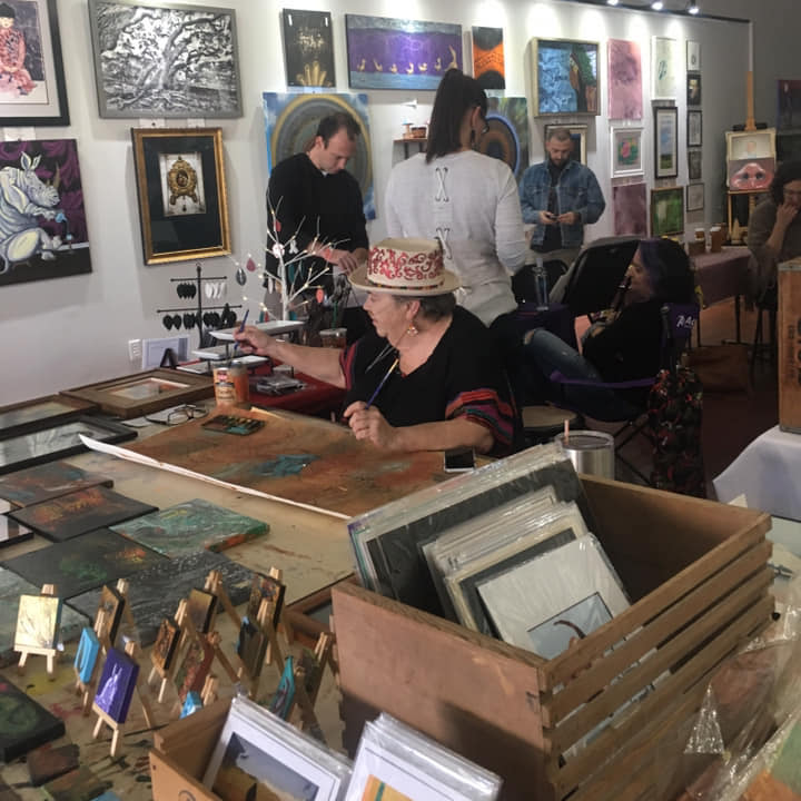 VisitBastropCo's tweet photo. Don't miss out on the Elgin Studio Art Tour next weekend, 5/18-19! Look forward to art demonstrations, live music, and eclectic varieties of art by local artisans. #ExploreBastropCounty #PlayBastropCO #VisitElginTx https://t.co/5new7xfVxL https://t.co/3a893cb5iV