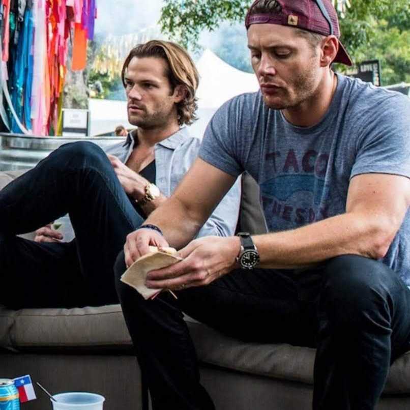 nancy_nicolai's tweet photo. @ruby_zd Who could pick or would want to right?🥰⚘💋🤙 #Samazon #Deangirl https://t.co/ZLEHCB3Aig