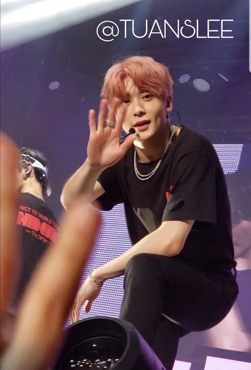 jjharchived's tweet photo. his dimple 
→ tuanslee #NCT127inSJ https://t.co/ZX1Tq0Ijfk