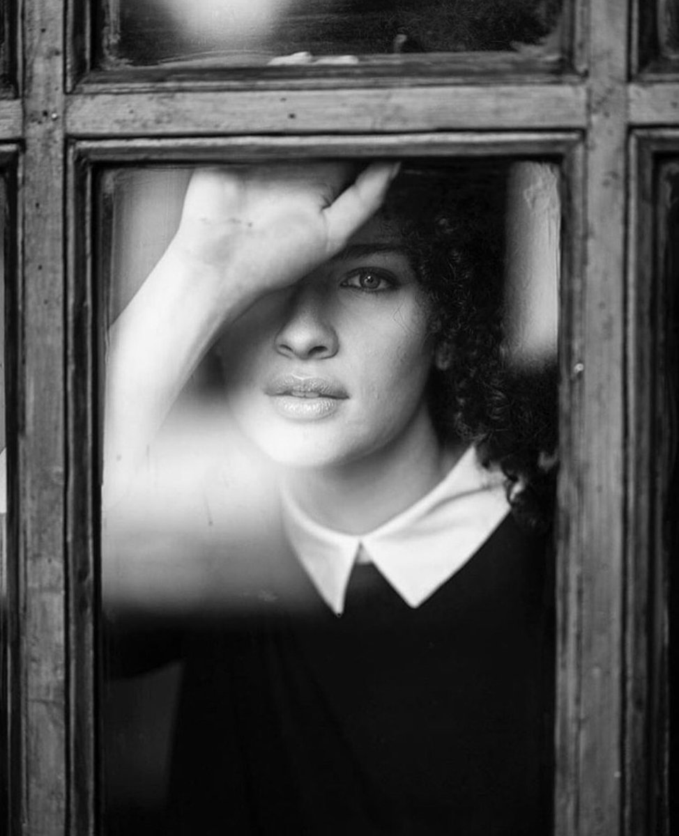 كلُّ ما في الأرضِ من فَلْسَفِةٍ
لا يُـعَزِّي فاقِــدًا عمّـنْ فَقَـدْ

#إيليا_أبو_ماضي

#مقهى_الأدب

 #مدونتي_جوخه_الشماخيه