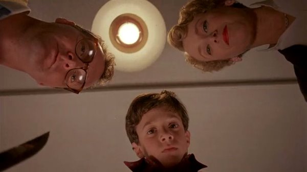 Michael's a picky eater for good reason. Parents (1989) reviewed on #BasementRejects

THE REVIEW:  basementrejects.com/review/parents…

#Parents #AmazonPrime #IWatchMovies #MovieReviews #Movies #Movie #RandyQuaid #BobBalaban #MaryBethHurt #Horror #HorrorComedy #HorrorMovies #ILovethe80s #VHS