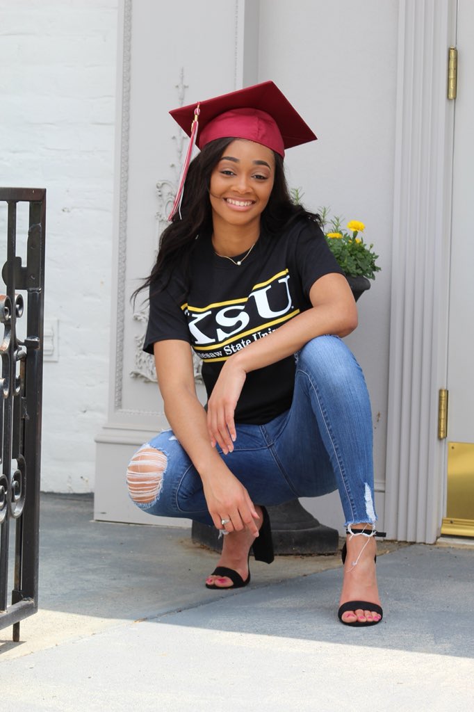 aellis_11's tweet image. I graduated high school in December and started at Kennesaw State University in January, but I have come back to walk with the best class ever ‘19❤️ #13daysleft!