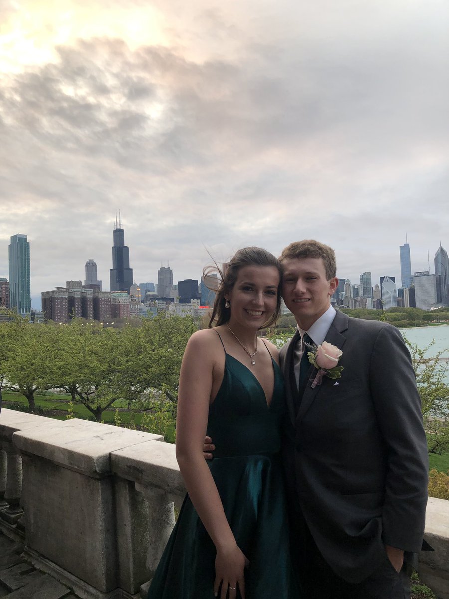emmakorp23's tweet photo. prom night with my boy https://t.co/8jTw7iD1xJ