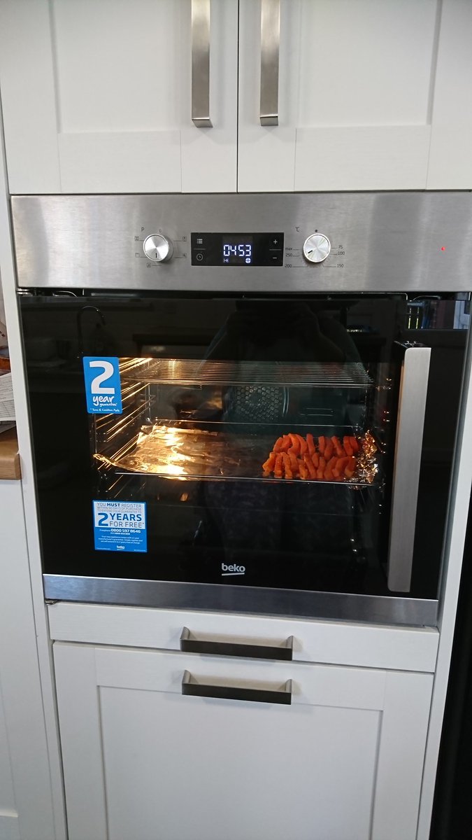 ambitioust2428's tweet photo. Cooked the family a meal for the first time with only minimal assistance. No more ready meals thanks to #Howdens Bolton #InclusiveKitchen range. I can't begin to explain the pure joy cooking independently brings as a 30 year old Mum of 2. Think it's time for some lessons! 🎉 https://t.co/gEpPi7E8yR