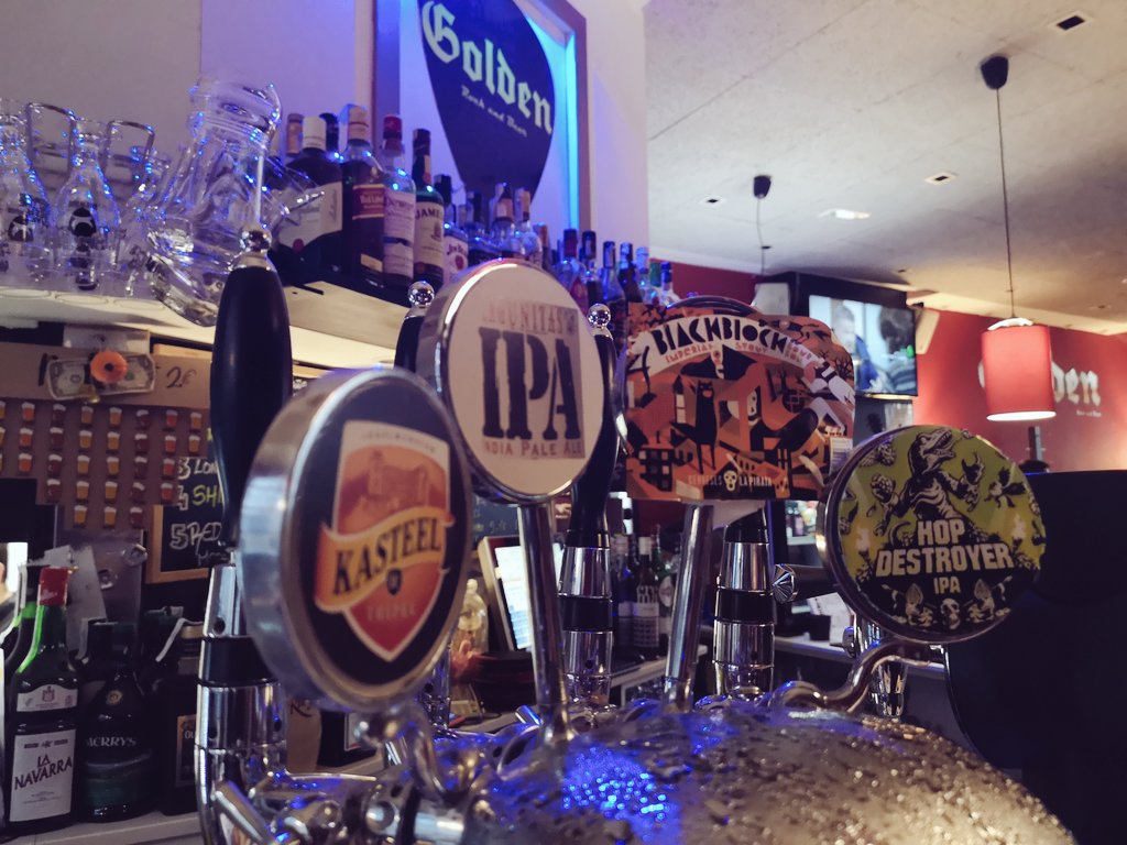 burgos_golden's tweet photo. Nuestra cobra luce #cerveza de primer nivel! @lagunitasbeer #lapirata #kasteel #fatsparrow #hopdestroyer https://t.co/r03qAsYh4k