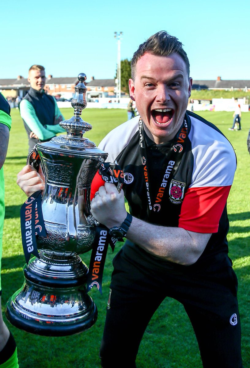 chorleyfc's tweet photo. This sums up our gaffer! #FlyMagpiesFly https://t.co/cdiUa057TE