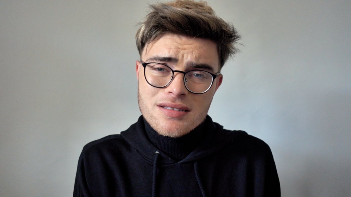 tom_harlock's tweet photo. new video: James Charles’ apology but with better acting 

enjoy! https://t.co/y4C0pzlSbZ https://t.co/FsaFYMF9ev