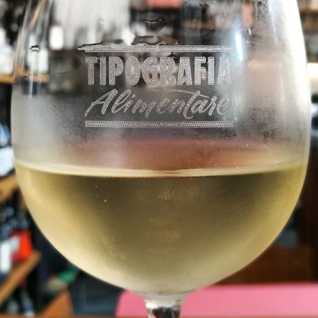 enotecaria's tweet photo. It's time to start the season: #prosecco !!! #sparklingwine #italianwine #wine #vinoitaliano #vino #enotecaria https://t.co/2kiUVVvCLa https://t.co/xjgMY9j0Cr
