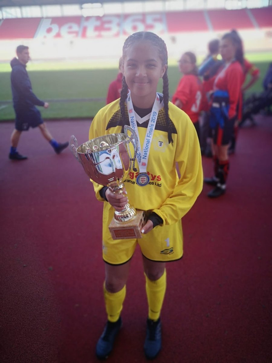 SSAPEDept's tweet photo. Huge congratulations to Ellie who was part of the u16 Girls Football team who won the English school football championship this wkd with Lancashire - she only went and saved a penalty at 0-0! Woohoo 🙌 #fastreactions @SSAPEDept @SSABlackpool @SportBlackpool https://t.co/Gk6e26rUgS