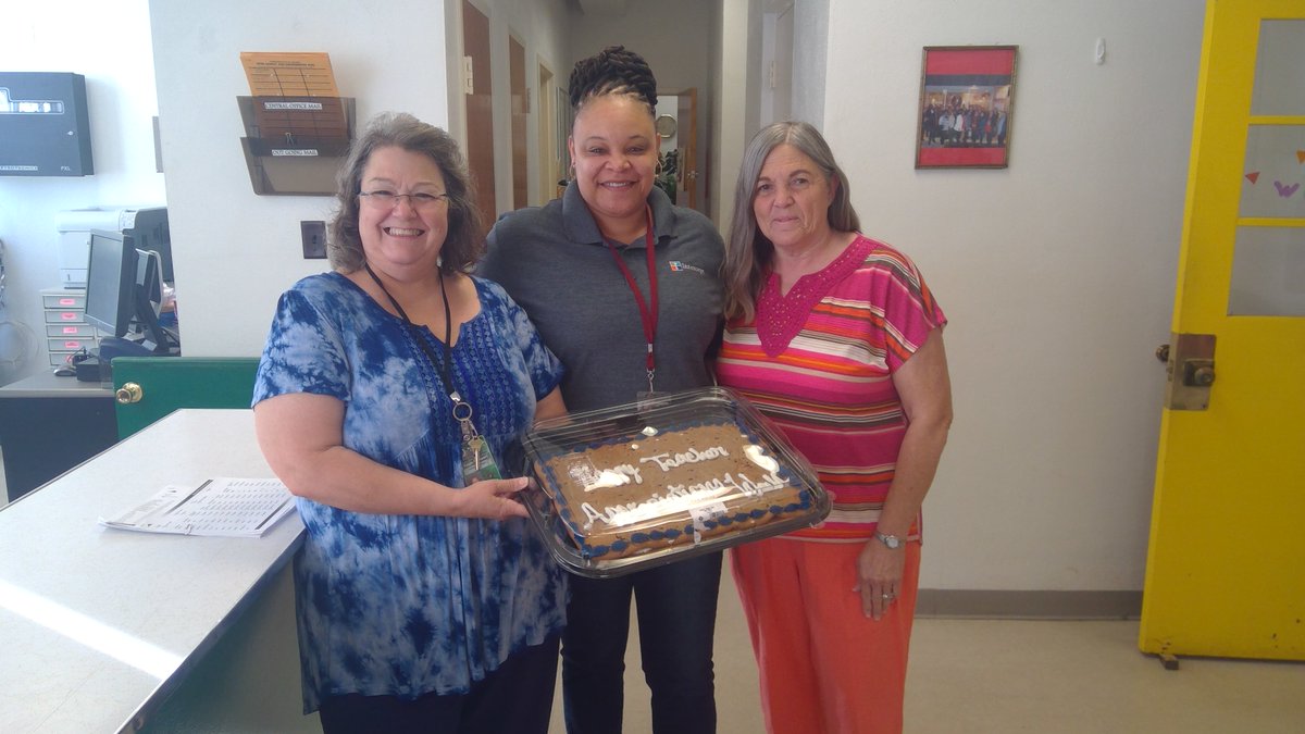 PrincipalofMP's tweet photo. Meherrin-Powellton Teachers and Staff were greeted with a banner and treated to  chips, candy bars, personalized cups, and phone chargers for Teacher and Staff Appreciation Week.  Intercept also treated them to a delicious Chocolate Chip Cookie! #MPEaglesStrong #BrunswickStrong https://t.co/MunpiGnXPJ