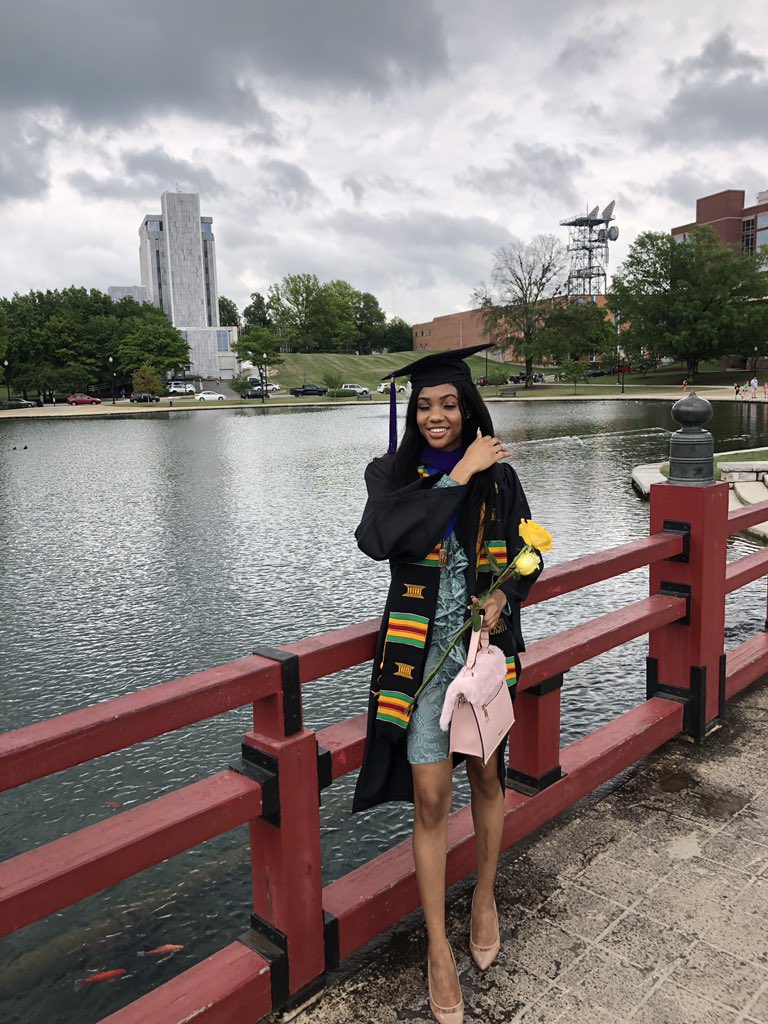 mo_money1797's tweet photo. Top 10% of my class ✅
Aeolian choir member ✅
Basketball player ✅
Graduated with honors ✅
USCAA National All Academic ✅
Law degree loading...
#DoItForVell 🖤❤️ #LLV 🕊 https://t.co/AUO3DyGBm6
