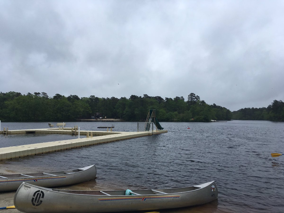 tribuggirl's tweet photo. 66 degrees F in the water, 50 degrees F in the air and pouring rain. So thankful for the lifeguards that sat in the freezing rain to give us time to train on this miserable day. #IronmanIreland https://t.co/NN26An82jU
