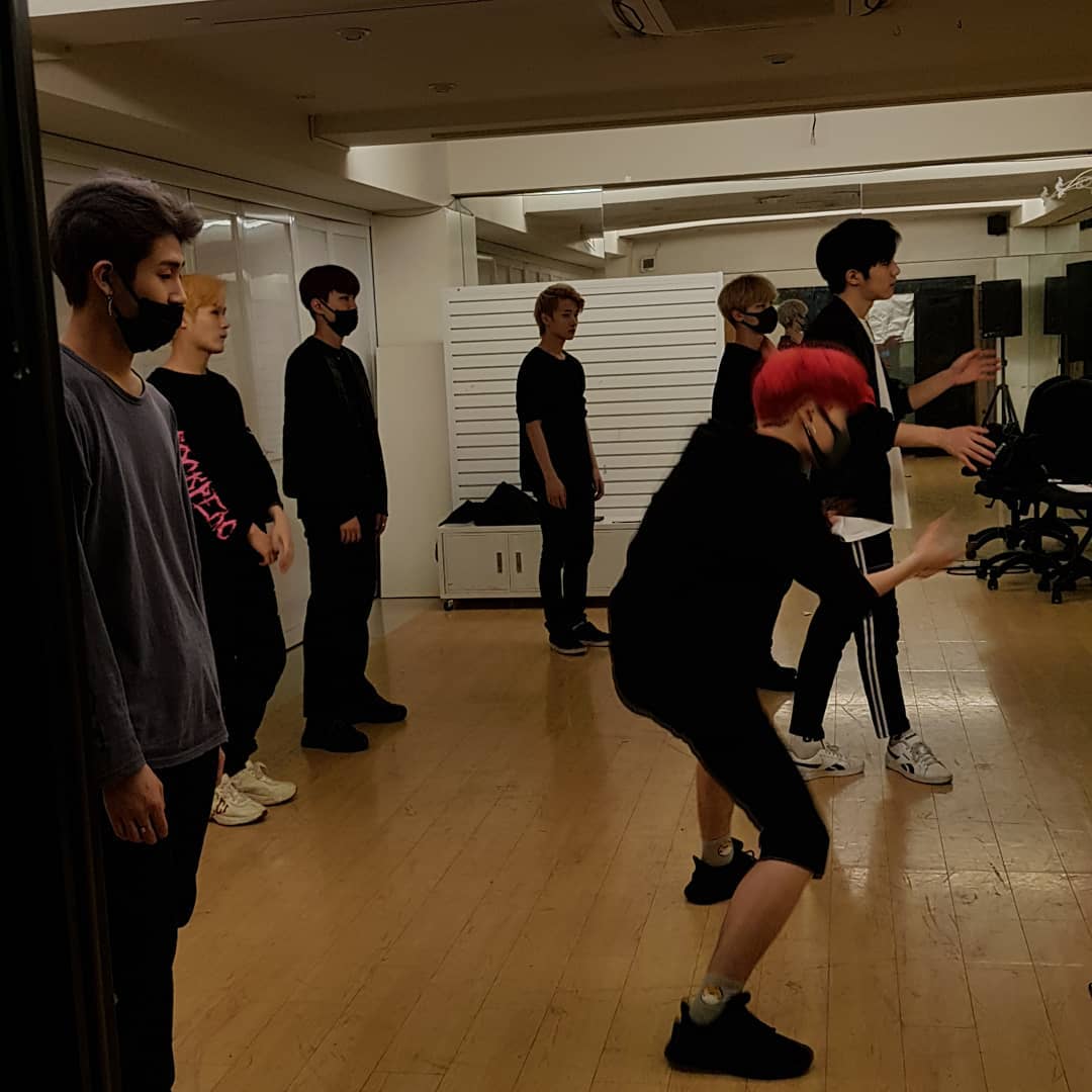 AstinBrasil_'s tweet photo. 07.05.19 | Atualização do instagram oficial do Astin

" Muito obrigado todos os fãs que vieram apoiar o Astin ontem. 
O horário local agora é 1:21, os membros estão na sala de prática trabalhando duro para dar aos fãs um ótimo show.
++ https://t.co/9CwtvdtNcq