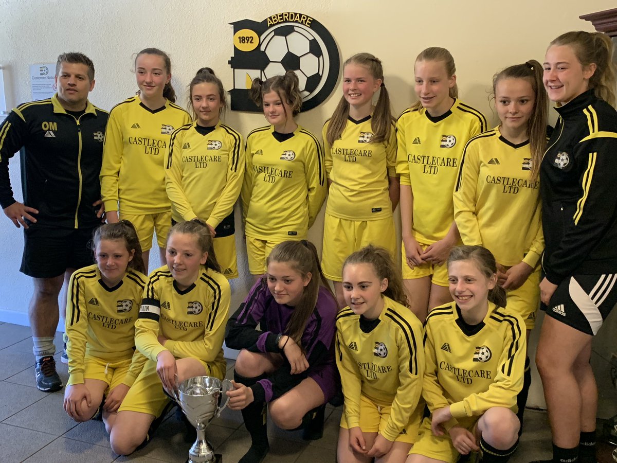 Ke11ew's tweet photo. U13’s Cup League Winners 2018/19 @AberdareSchool @AberdareTown https://t.co/wp6eOYQcFA