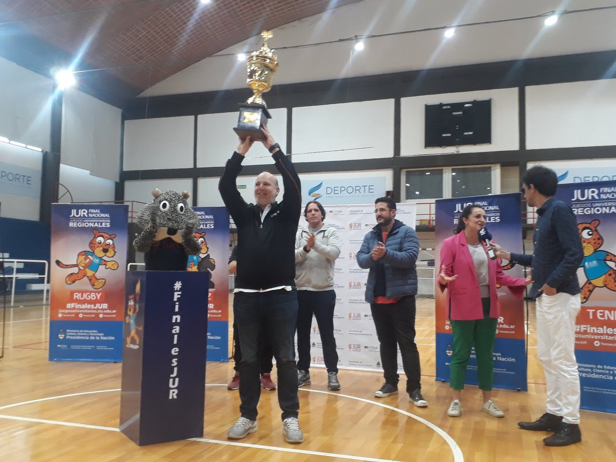 torneojuar's tweet photo. #FinalesJUR #Pentacampeones
#DaleCampeón
¡La @unlam una vez más, campeona de la Copa JUR!
990 puntos.
¡Felicitaciones! https://t.co/65CeYmZivI