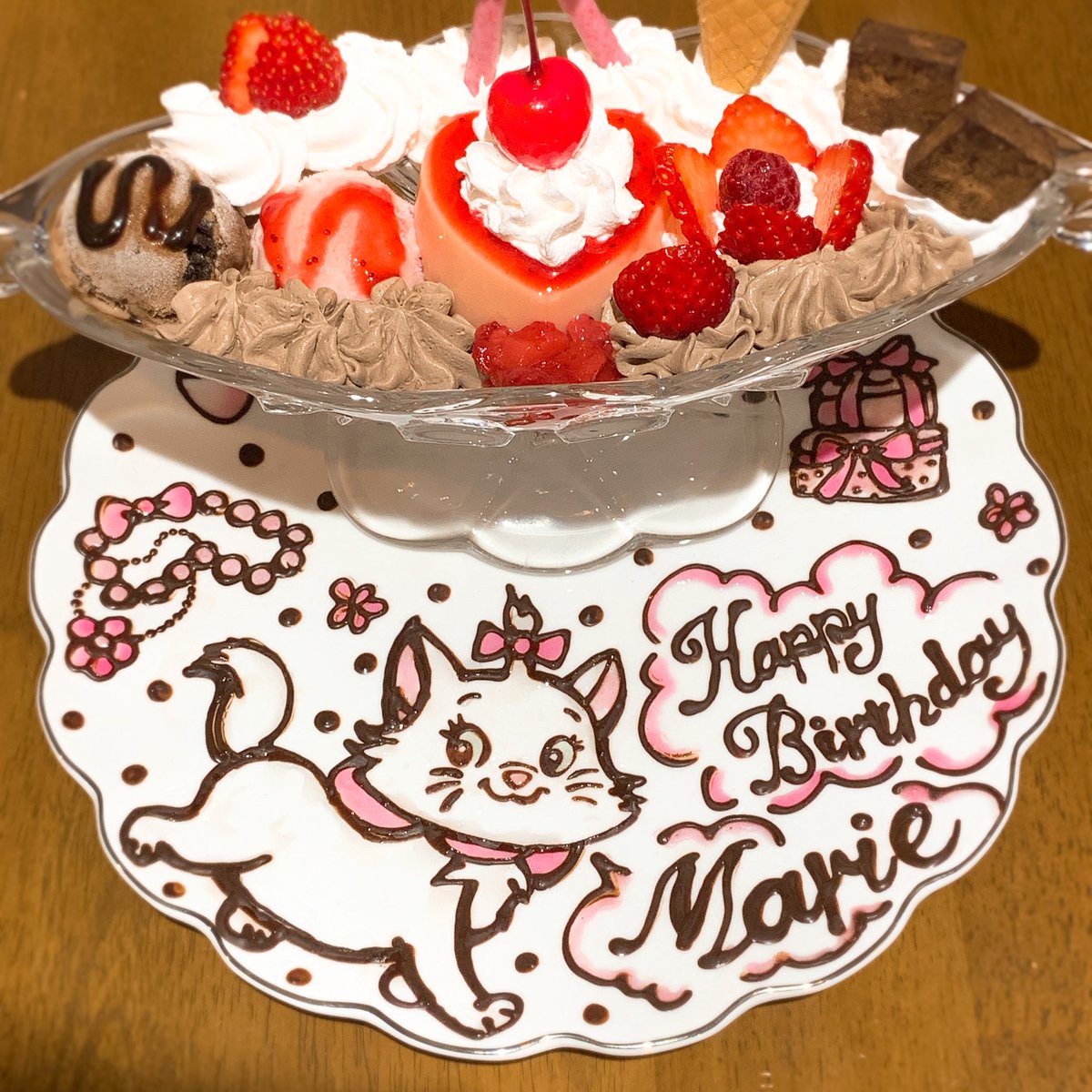 Mana マリーちゃんの 誕生日プレートにゃ ﾉ Gt Lt ﾉ 可愛いにゃ ﾉ ヾ バースデープレート ケーキ パフェ ハニトー ホールケーキ 誕生日 お祝い 誕生日プレート Birthday T Co Hnwft32v5v Twitter