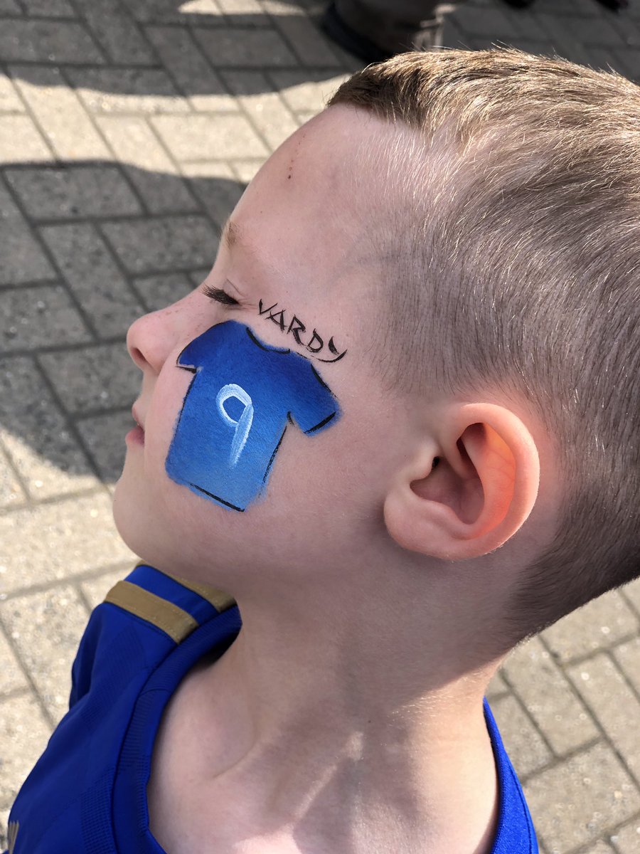 Natalie92ox's tweet photo. Last game of the season. He wanted vardy face paint because in his own words “he’s a sick player”⚽️🦊#newkit #lcfc @LCFC @vardy7 @RebekahVardy https://t.co/sge3hiEGQo