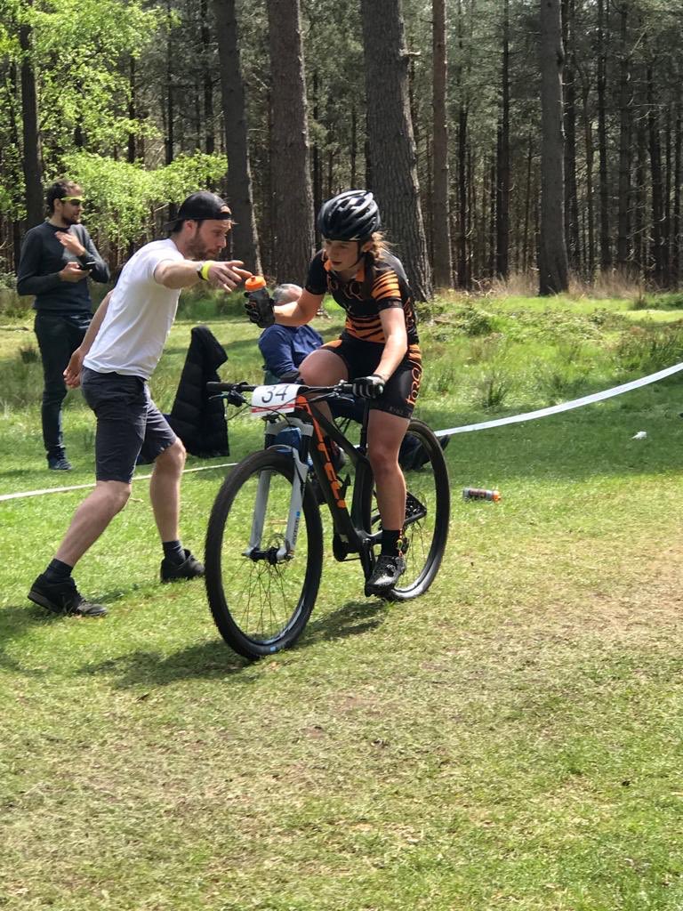 3rd Round of the Nationals done & dusted, it was a tough race with a good battle for 5th place. Thank for everyone’s support, and James for the excellent bottle passing! 
#nationals #mtb #xc #cannockchase #TORQFuelled
#Unbonkable
#FeltFamily
#Northwaveshoes #ironsallycoaching