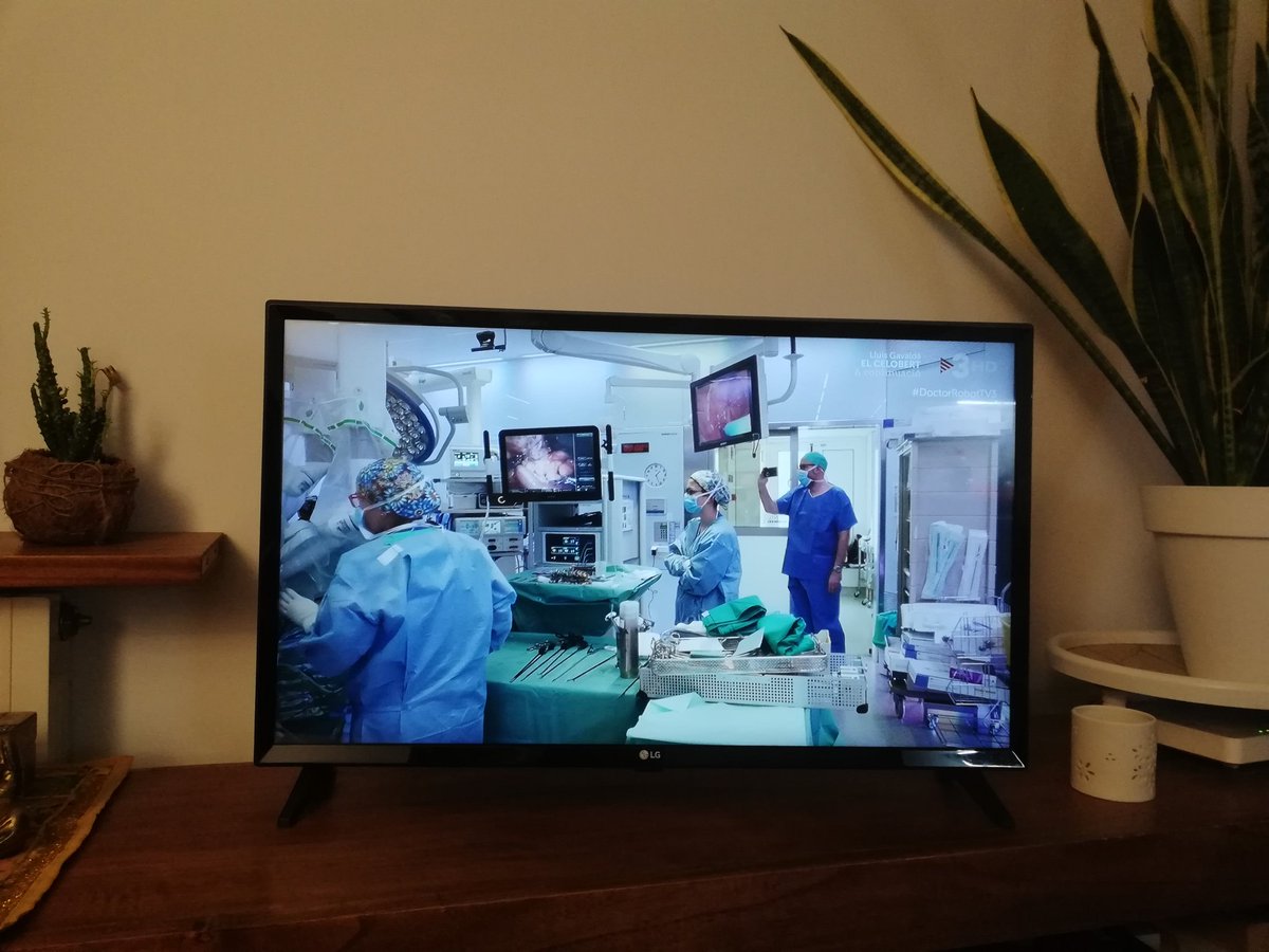 DianaBallart's tweet photo. Emocionada (és poc) veient el @nopotserTV3 de @jordibaste. Avui "Doctor 4.0", com la tecnologia i la innovació revolucionen la #medicina. El futur és avui! #ChupaChip #GOchupachip https://t.co/J8C9tdXMXa