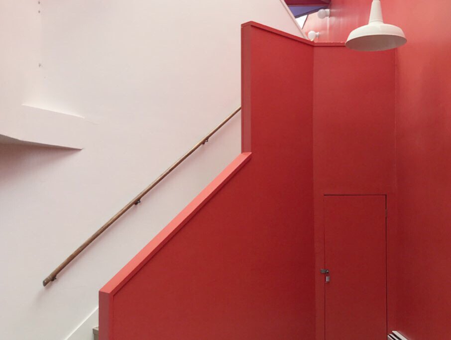 radadammarcus's tweet photo. Color and graphics inside the Ohlson Recreation Center, by Moore Lyndon Turnbull Whitaker (1969). Graphics by Barbara Stauffaucher Solomon.
#architecture #searanch #mltw #moorelyndonturnbullandwhitaker #barbarastauffachersolomon
https://t.co/l8JLM7s25f https://t.co/5ubKNrtWEv