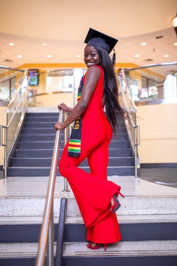 vibinwithdesire's tweet photo. Give all the glory to God and hard work ‼️🎓🎓🎓🍾🍾 I DID IT ! 
#VStateGrad #VStateAlumni https://t.co/pdhGrDBJXu