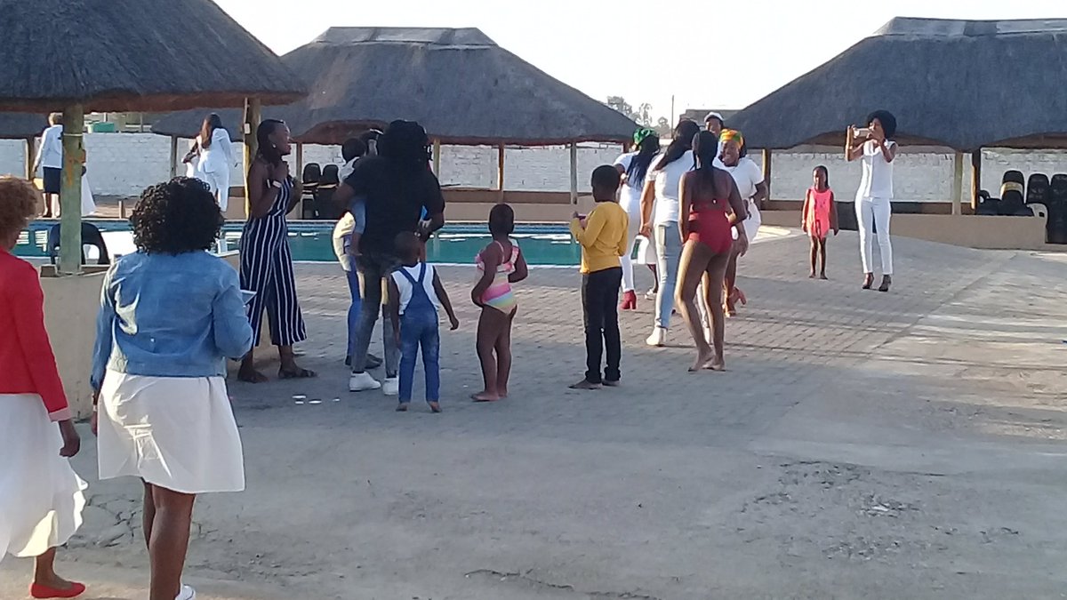 vus_shaun's tweet photo. Soul Sunday chillas with Djsmane the superstar vus shaun lodge https://t.co/cA9eDyvq2p