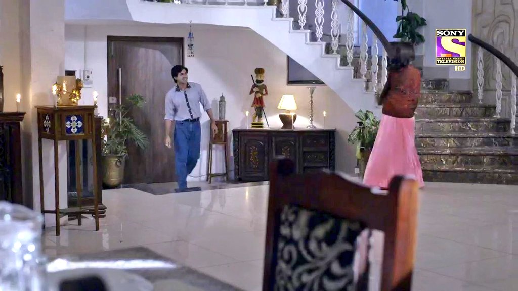 Their every moment has a bit of childhness, playfulness, that Tom & Jerry essence which was the beginning of their friendship potraying despite becoming man &wife in every sense they will always remain the best of friends first. #YehUnDinonKiBaatHai